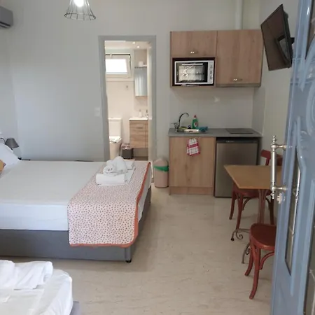 Mariannas House * Nikiana